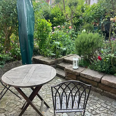 Idyllisches Altstadthaeuschen *